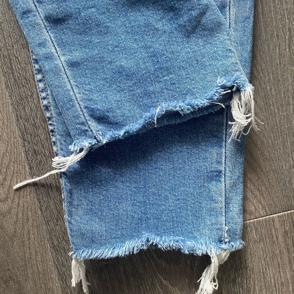 Levi’s Mom Jean - Picture 3 of 8